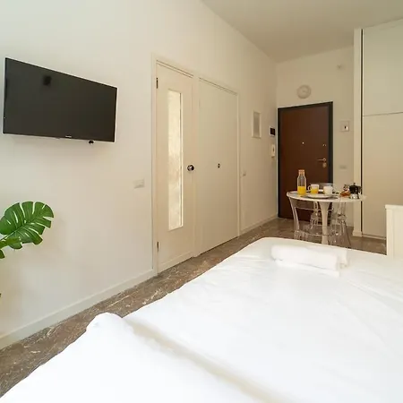 Comfortable And Bright In Marghera Apartman Milánó